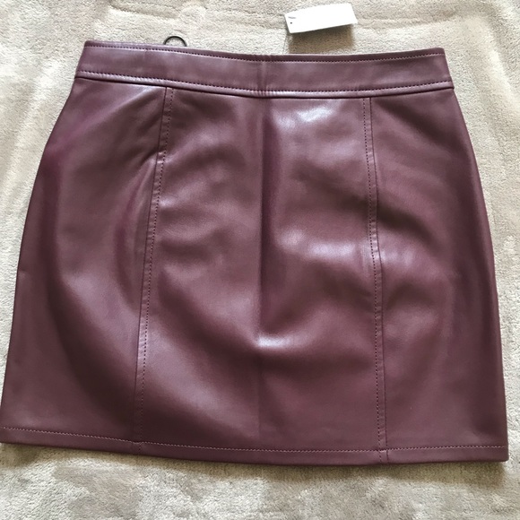 Express Leather Moto Skirt - Picture 2 of 3